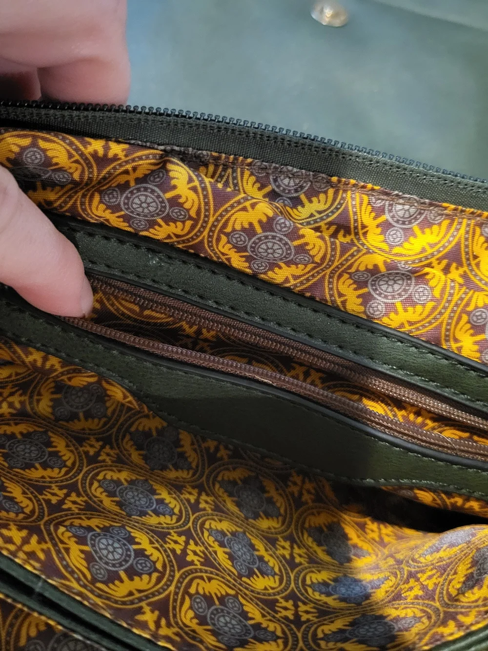Olive Green Gold Chevron Crossbody Shoulder Bag Multi Compartment Purse